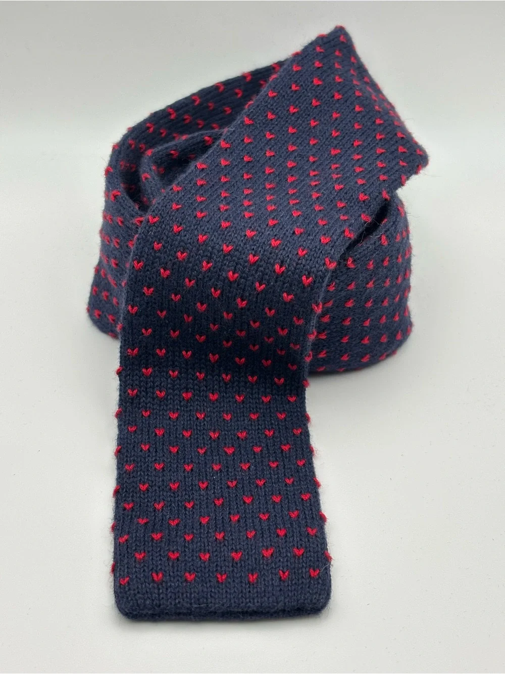 J.Crew | Knitted Micro-Heart Pattern Square-End Necktie Tie | Navy Blue/Red